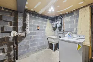 471 Manila Ave, Jersey City, NJ 07302 - Photo 25