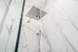 211 Baldwin Ave, Jersey City, NJ 07306 - Photo 9