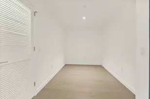 75 Park Ln S, Jersey City, NJ 07310 - Photo 13