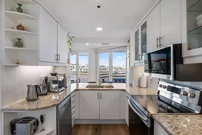 600 Harbor Blvd #947, Weehawken, NJ 07086 - Photo 3