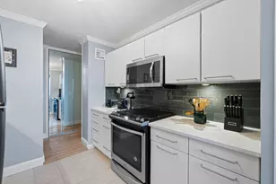 9060 Palisade Ave, North Bergen, NJ 07047 - Photo 11