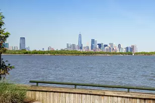 201 Shearwater Ct W, Jersey City, NJ 07305 - Photo 27