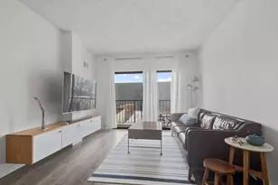 318 38th St, Union City, NJ 07087 - Photo 1