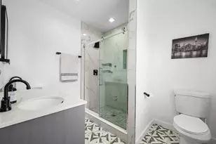 725 4th St, Secaucus, NJ 07094 - Photo 17