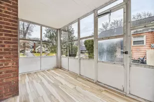 5-08 Essex Pl, Fair Lawn, NJ 07410 - Photo 7