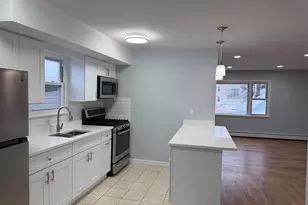 78 71st Blvd E, Guttenberg, NJ 07093 - Photo 5