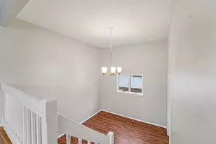 32 Waverly Dr W, Edison, NJ 08817 - Photo 9