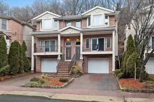 178 Undercliff Ave, Edgewater, NJ 07020 - Photo 1