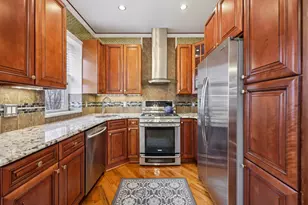 239 Desoto Pl, Cliffside Park, NJ 07010 - Photo 13