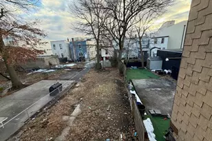 105 Wegman Pkwy, Jersey City, NJ 07305 - Photo 17