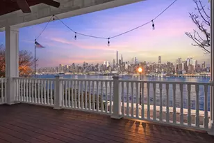 31 Hamilton Ave, Weehawken, NJ 07086 - Photo 3