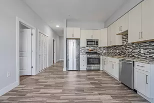 424 Whiton St, Jersey City, NJ 07304 - Photo 9