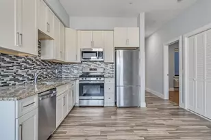 424 Whiton St, Jersey City, NJ 07304 - Photo 3