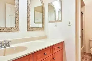 700 Mainsail Ln, Secaucus, NJ 07094 - Photo 5