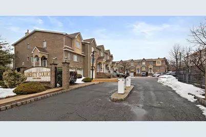 12 Liberty Ct, Secaucus, NJ 07094 - Photo 25