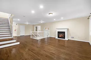 12 Liberty Ct., Secaucus, NJ 07094 - Photo 3