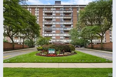 2 Horizon Rd #1423, Fort Lee, NJ 07024 - Photo 1