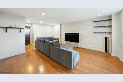 50 Glenwood Ave #702, Jersey City, NJ 07306 - Photo 3