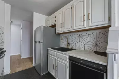 1225 Kennedy Blvd #3F, Bayonne, NJ 07002 - Photo 3