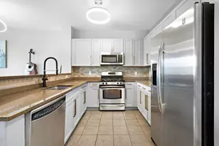 15 Freedom Way, Jersey City, NJ 07305 - Photo 7