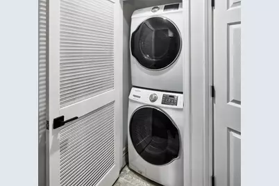 395 Kingston Ct, West New York, NJ 07093 - Photo 11