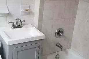 39 Bowers St, Jersey City, NJ 07307 - Photo 5