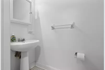 100 Shearwater Ct East #31, Jersey City, NJ 07305 - Photo 9