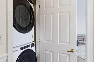 206 Shearwater Ct W, Jersey City, NJ 07305 - Photo 17