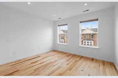 25 Creekside Ct, Secaucus, NJ 07094 - Photo 11