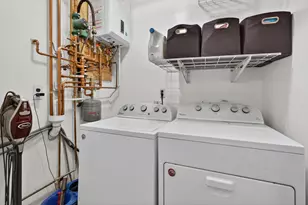 556 1st St, Hoboken, NJ 07030 - Photo 27