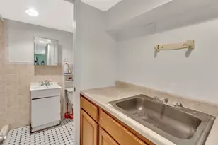 308 38th St, Union City, NJ 07087 - Photo 13