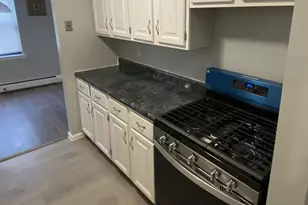 16 N End Dr, Secaucus, NJ 07094 - Photo 7