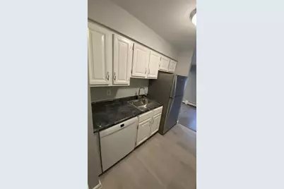 16 North End Dr #16, Secaucus, NJ 07094 - Photo 5