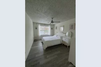 107 Sunshine Ct, Sayreville, NJ 08859 - Photo 5