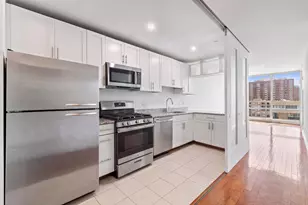 20 Newport Pkwy, Jersey City, NJ 07310 - Photo 3