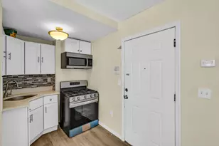 305 Cator Ave, Jersey City, NJ 07305 - Photo 17