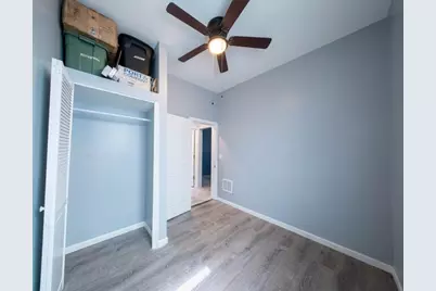 17 Bayside Pl, Jersey City, NJ 07305 - Photo 5