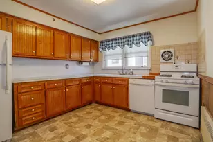 173 Cambridge Ave, Jersey City, NJ 07307 - Photo 1