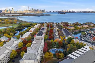 111 Shearwater Ct E, Jersey City, NJ 07305 - Photo 41