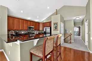 60 Tottenham Ct, Jersey City, NJ 07305 - Photo 13