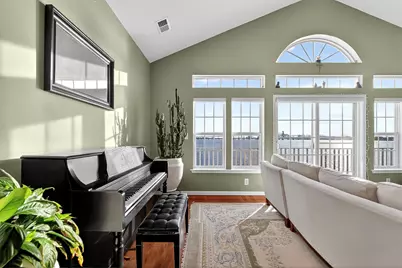 60 Tottenham Ct, Jersey City, NJ 07305 - Photo 9