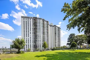 100 Manhattan Ave, Union City, NJ 07087 - Photo 21