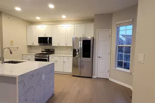 13 McMartin Ct, Jersey City, NJ 07305 - Photo 5