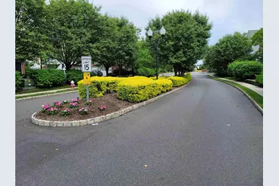 13 McMartin Ct, Jersey City, NJ 07305 - Photo 29