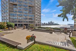 7004 Blvd E, Guttenberg, NJ 07093 - Photo 19