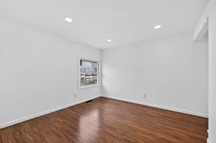14 Laurel Ct, Jersey City, NJ 07302 - Photo 13