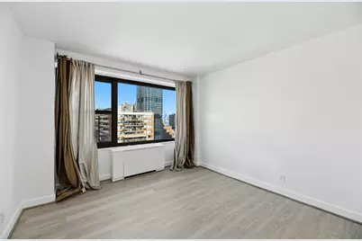 135 Montgomery St #21H, Jersey City, NJ 07302 - Photo 17