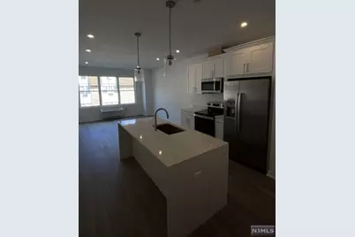 74 Clarendon Pl #203, Hackensack, NJ 07601 - Photo 3