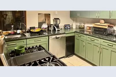 124 Booraem Ave, Jersey City, NJ 07307 - Photo 11