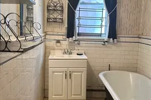 21 Bayview Ave, Jersey City, NJ 07305 - Photo 5